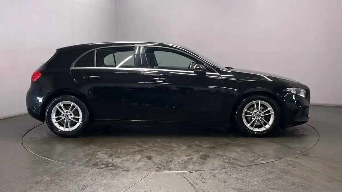 2019-mercedes-benz-a-class-13-a180-se-big-8