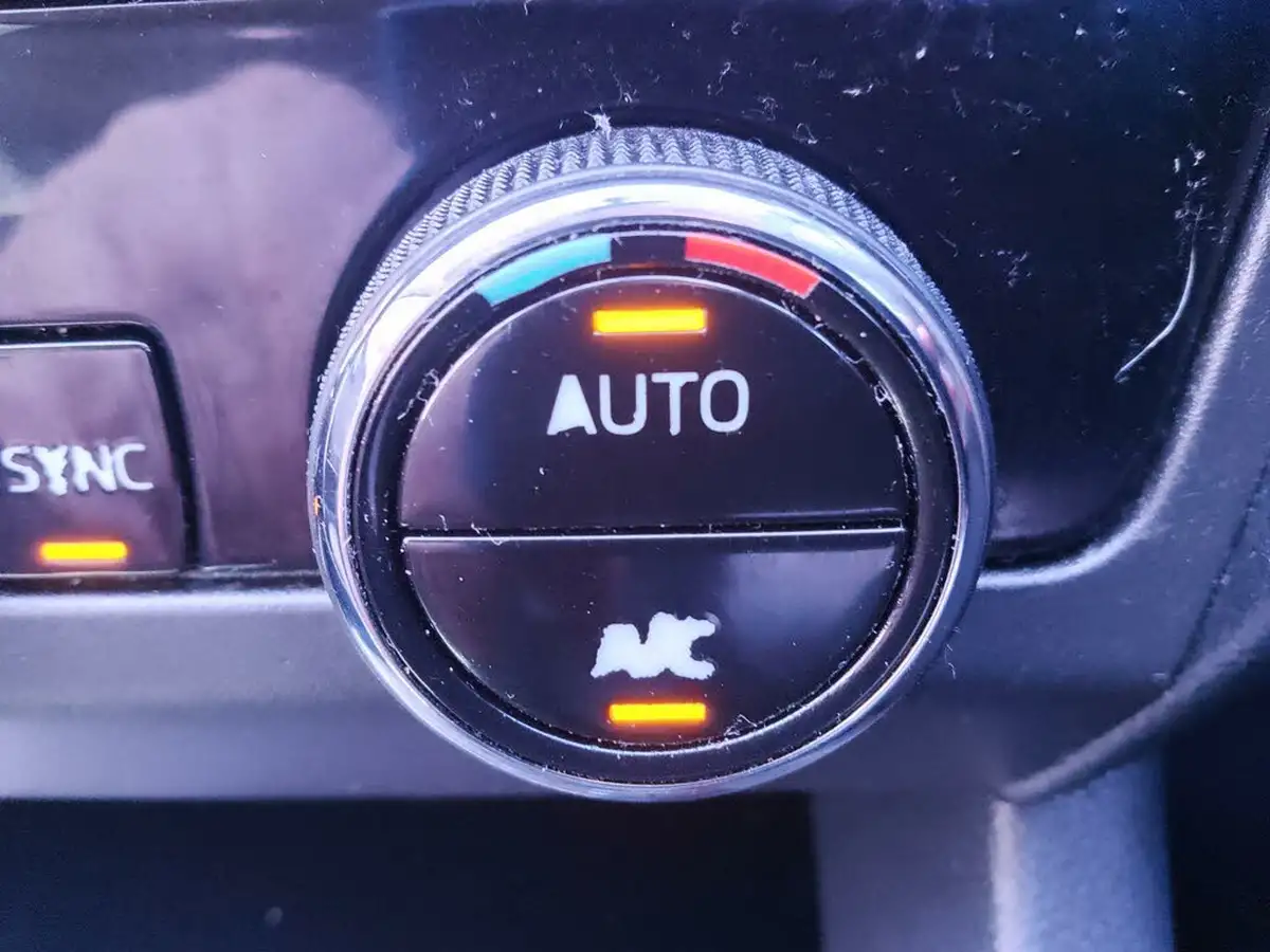 2019-skoda-octavia-20tdi-se-l-estate-dsg-big-24