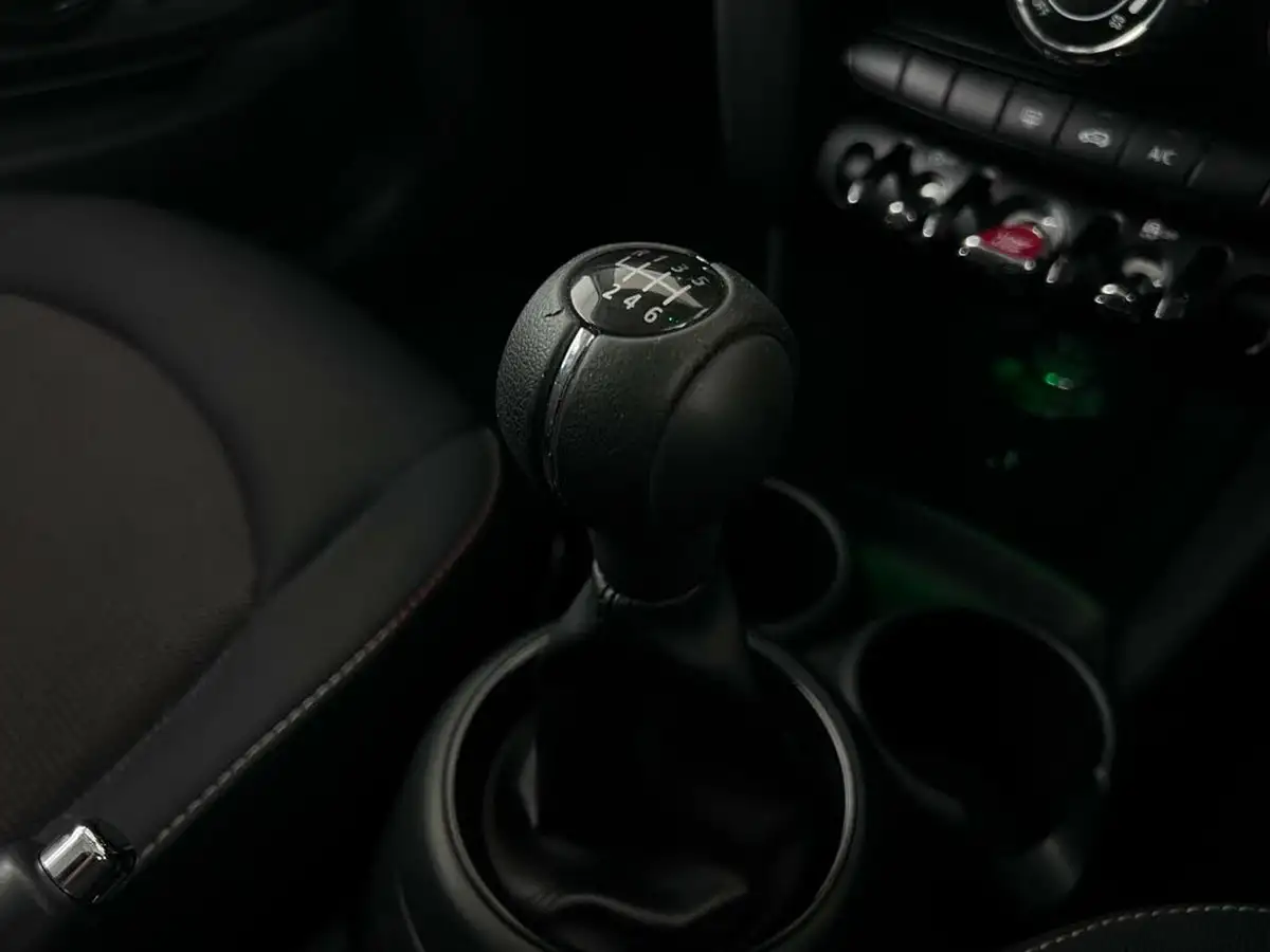 2020-mini-cooper-15-cooper-classic-hatchback-3d-big-28