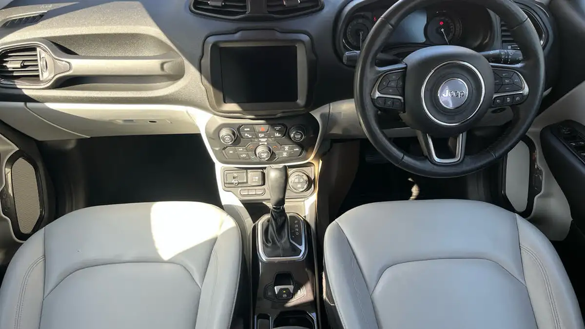 2021-jeep-renegade-13-gse-limited-phev-big-3