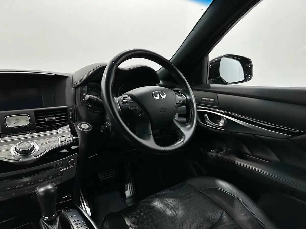 2016-infiniti-q70-22td-sport-big-8