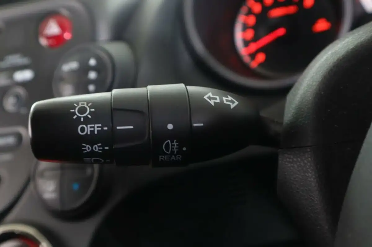 2013-honda-jazz-14-es-plus-big-26
