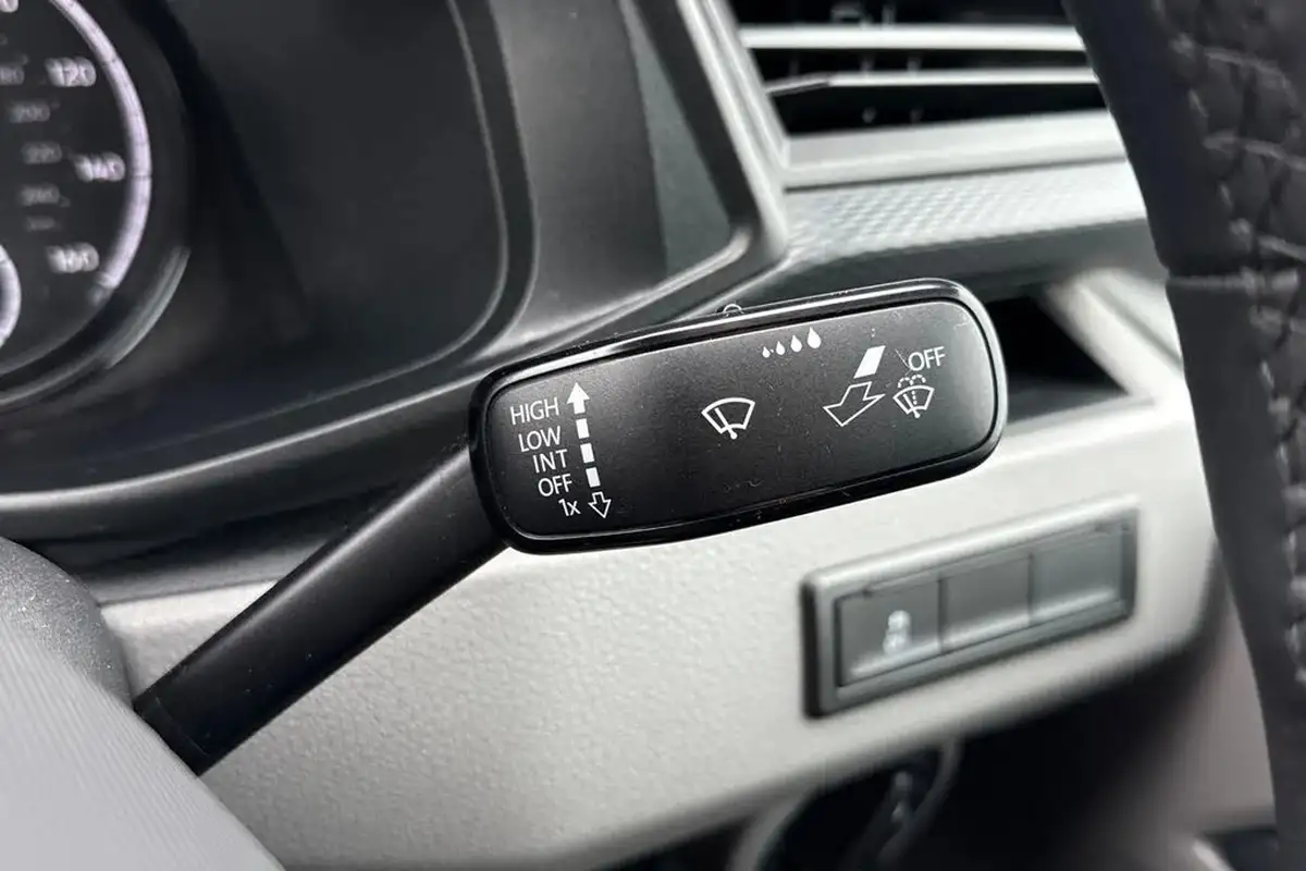 2024-volkswagen-transporter-big-26