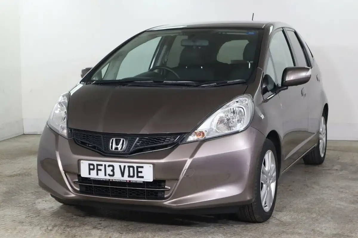 2013-honda-jazz-14-es-plus-big-2