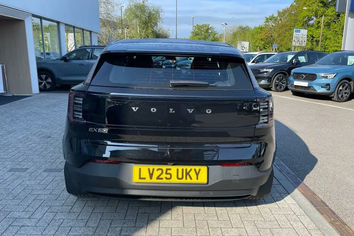 2025-volvo-ex30-e-single-motor-plus-extended-range-big-7