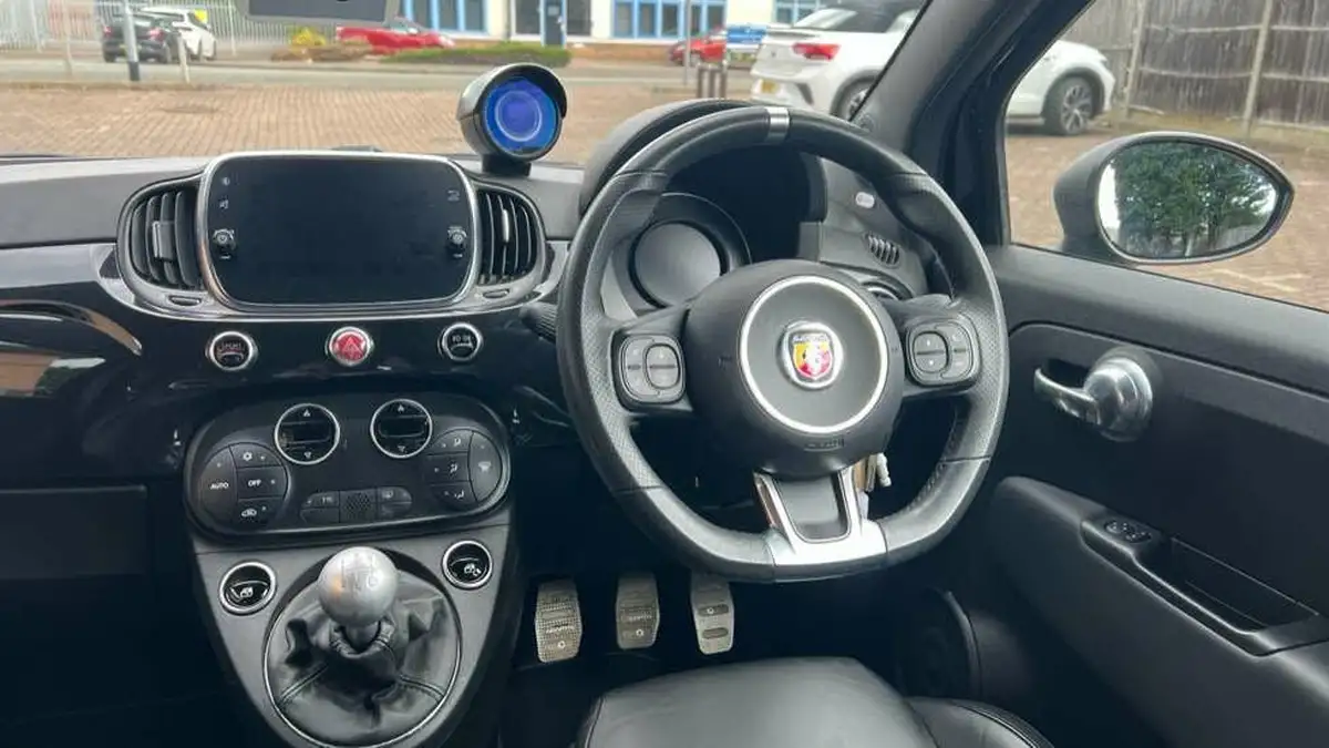 2021-abarth-595-14-tjet-scorpioneoro-big-11