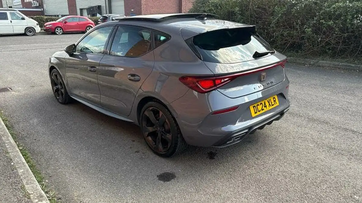 2024-cupra-leon-nf-15-etsi-v1-design-edition-hatchback-big-10