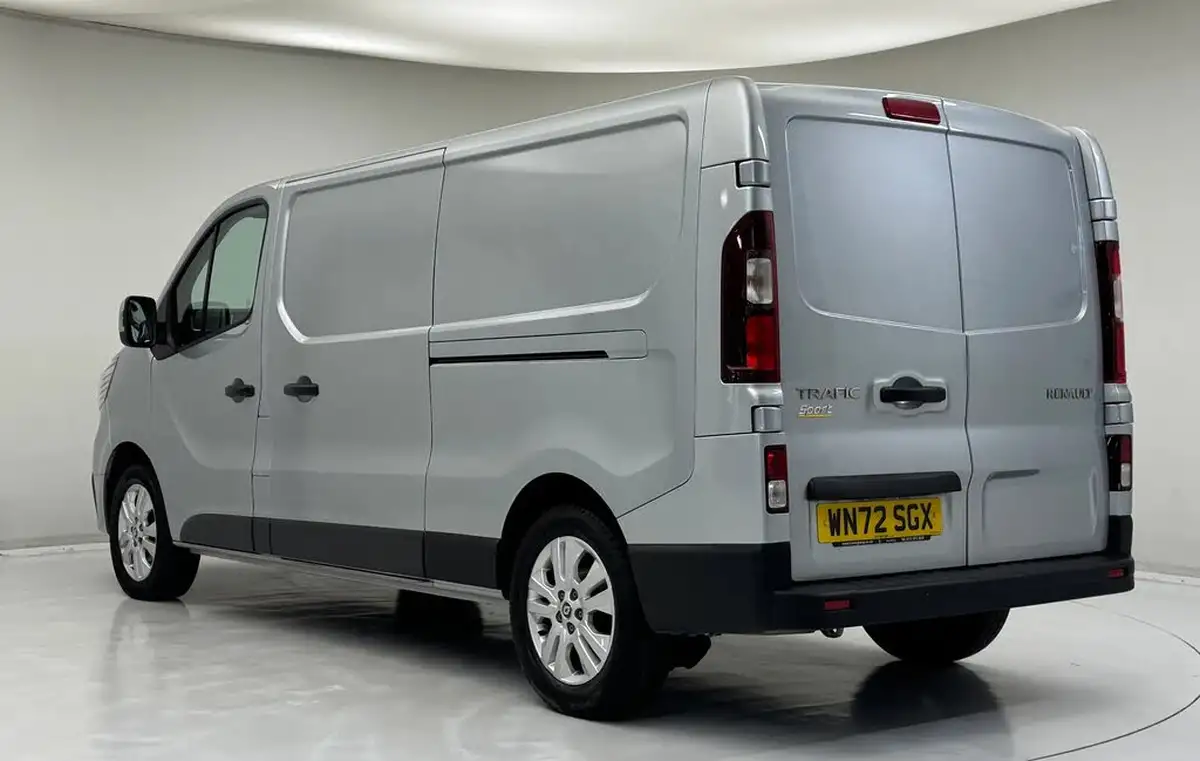 2022-renault-trafic-20dci-ll30-130-sport-big-7
