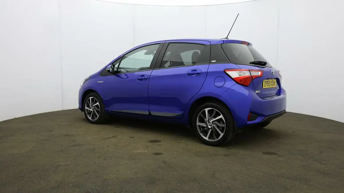 2020-toyota-yaris-15-vvt-i-y20-98bhp-hybrid-1497cc-e-cvt-big-31