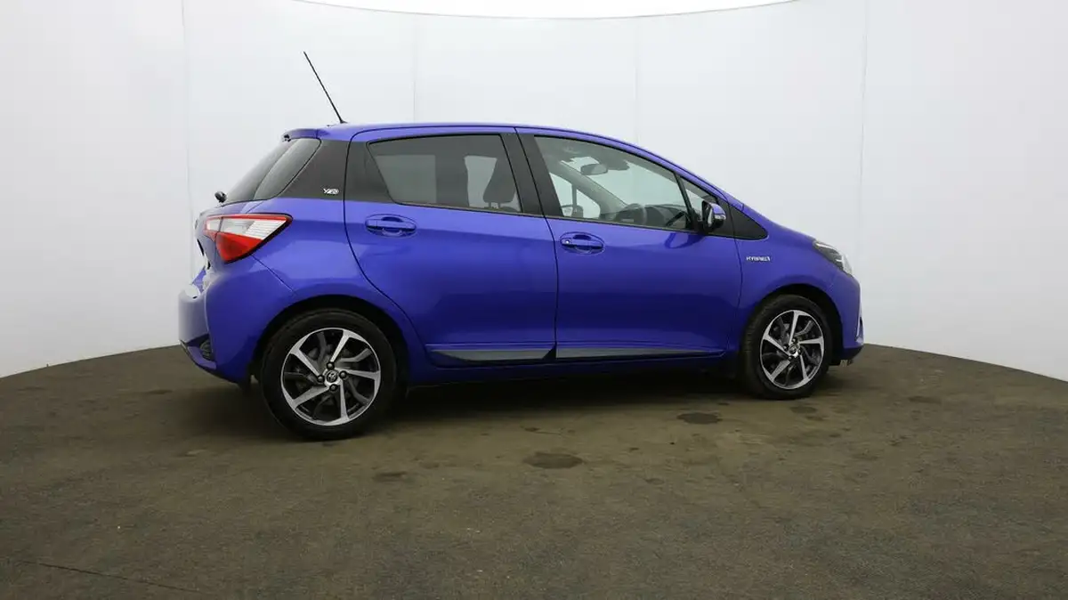 2020-toyota-yaris-15-vvt-i-y20-98bhp-hybrid-1497cc-e-cvt-big-55