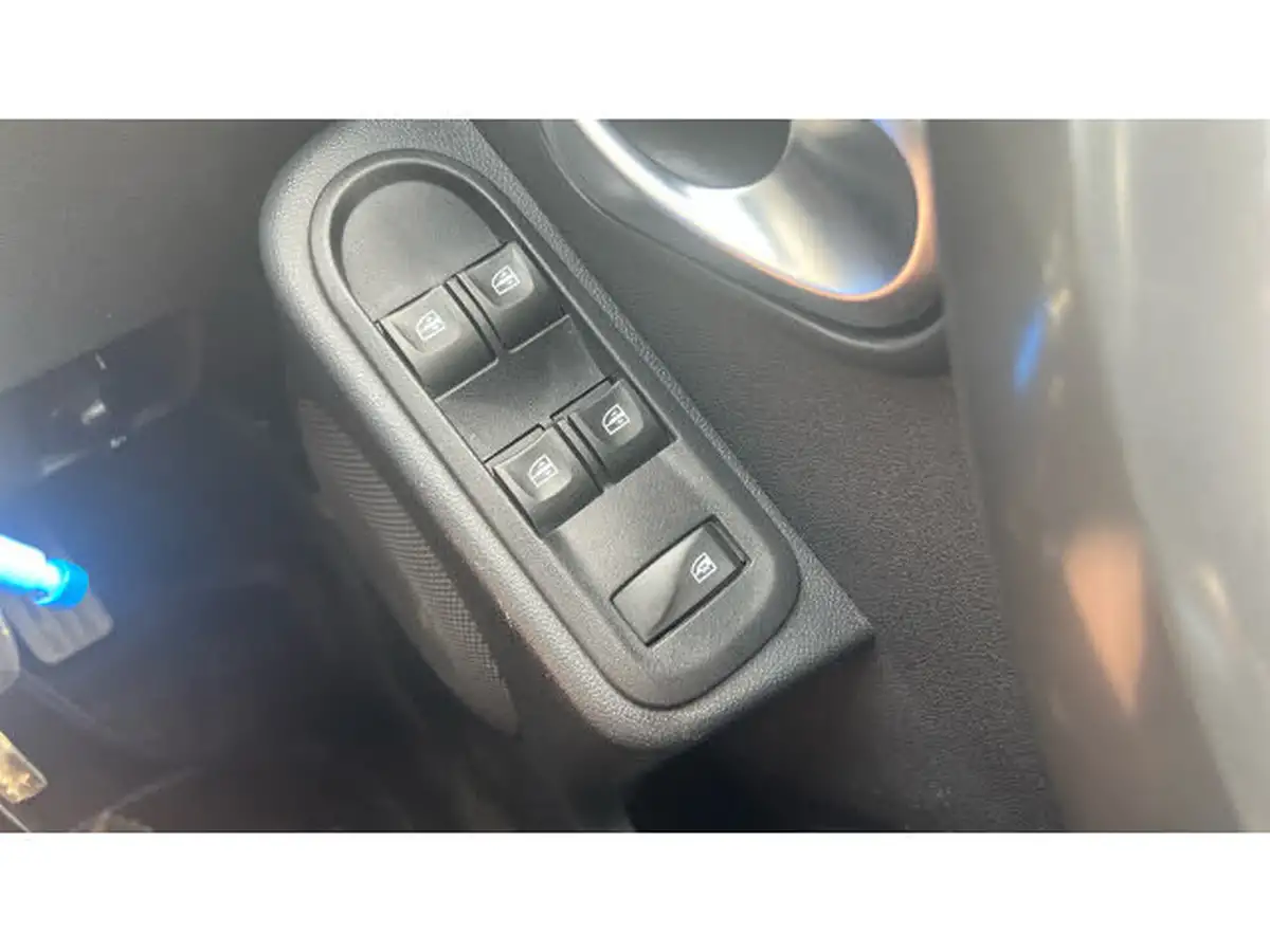 2018-dacia-duster-12-tce-laureate-big-31