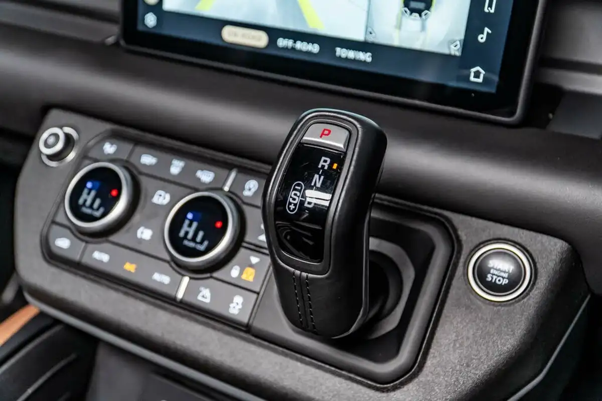 2021-land-rover-90-defender-30-p400-x-big-33