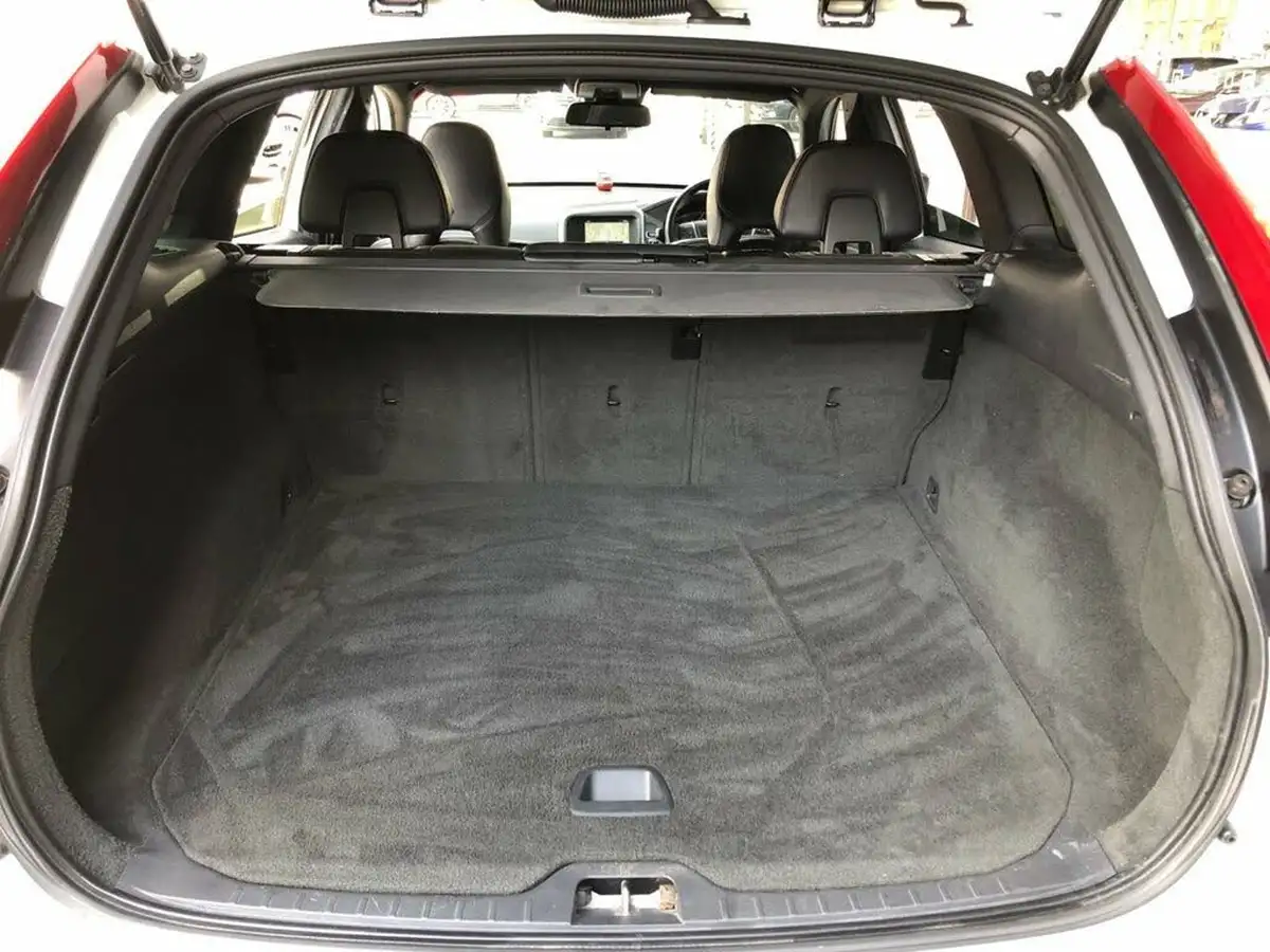 2014-volvo-xc60-24td-d5-r-design-215bhp-geartronic-big-19