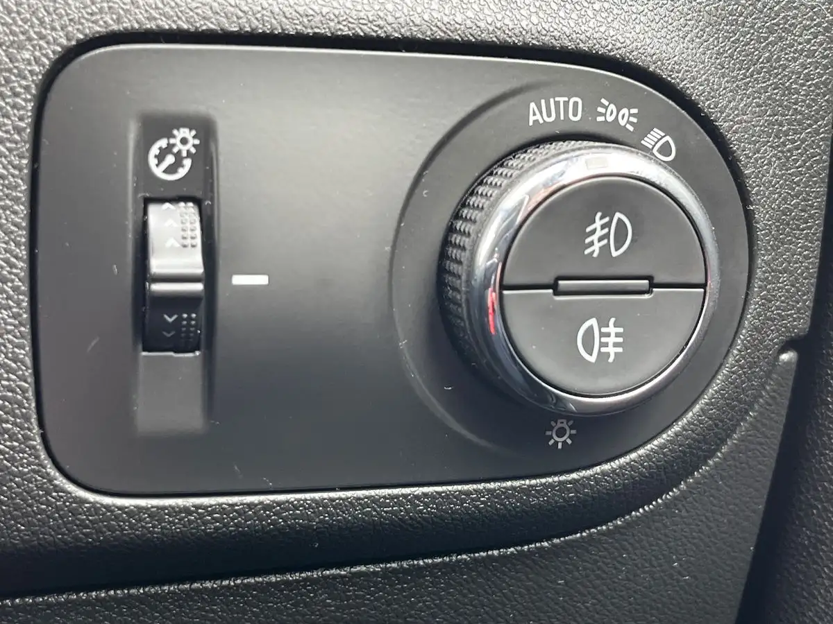 2022-vauxhall-crossland-12-elite-edition-130ps-auto-big-27