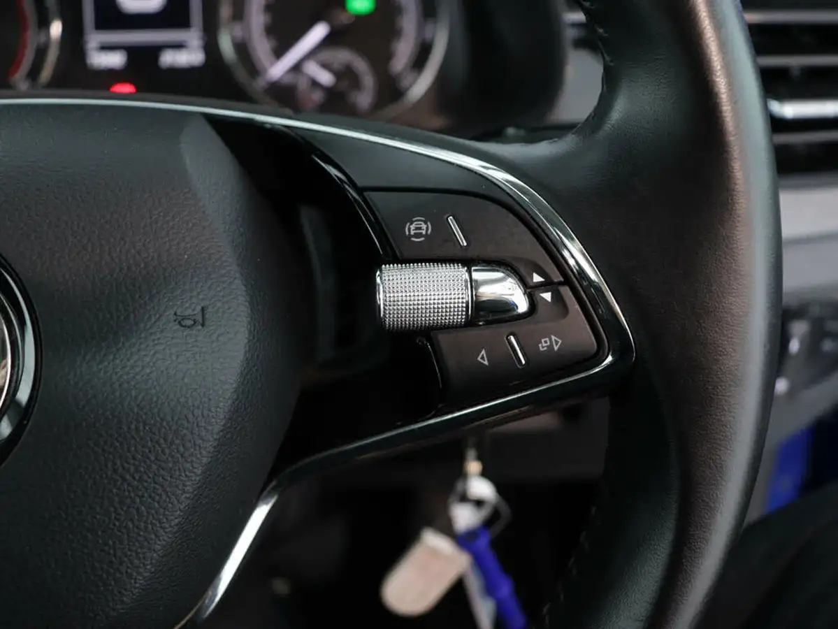 2022-skoda-kamiq-10-tsi-se-109ps-dsg-big-30