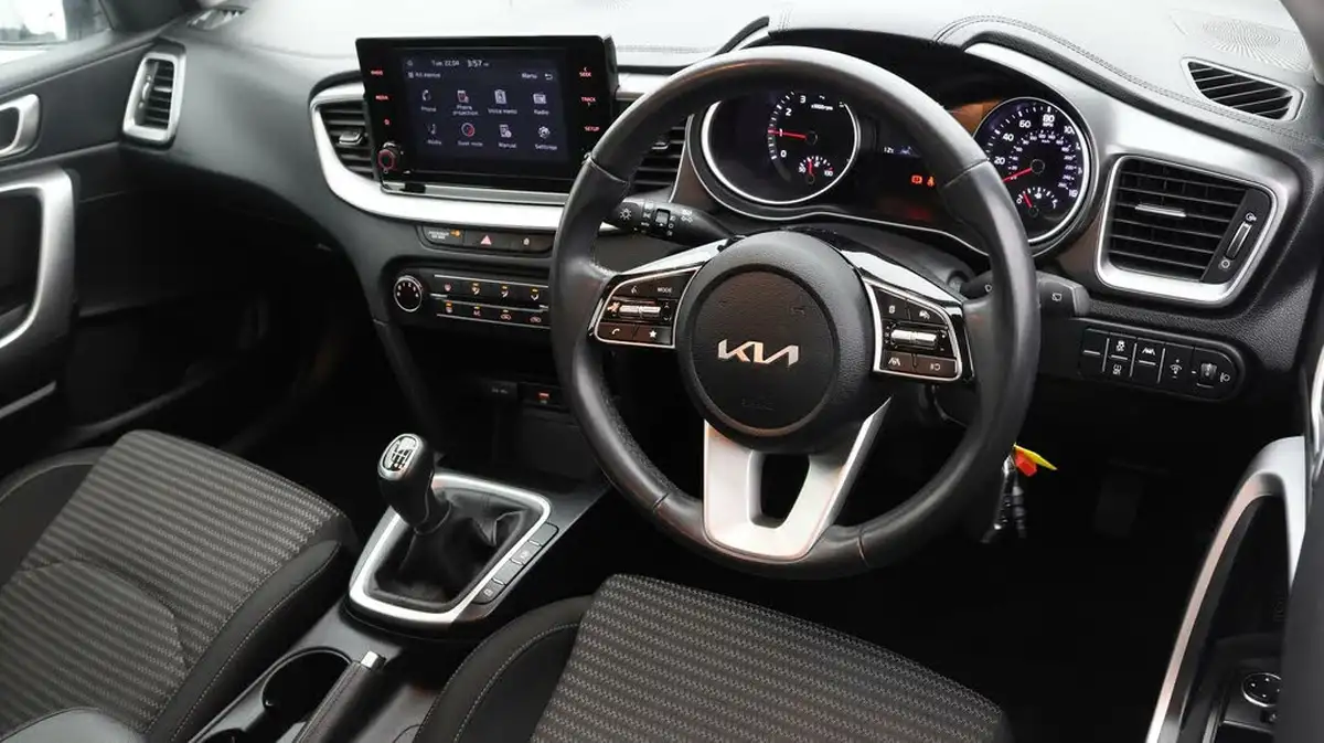 2021-kia-ceed-10-t-gdi-2-hatchback-big-8