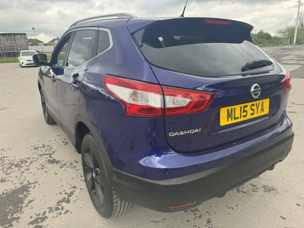 2015-nissan-qashqai-12-n-tec-big-36