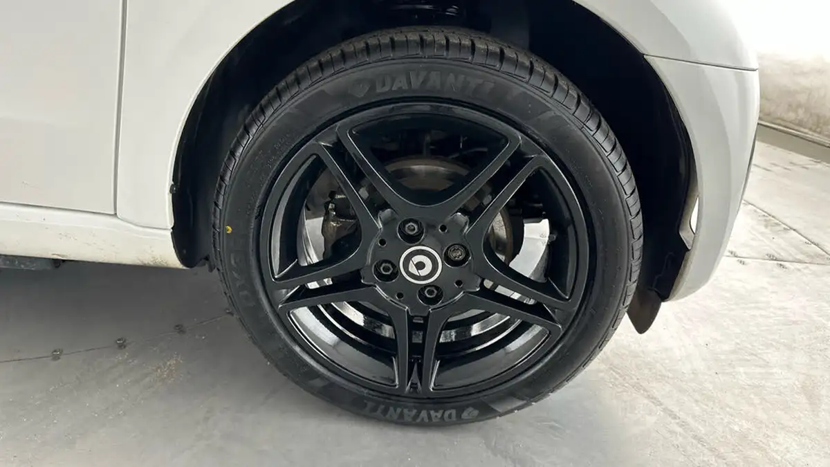 2021-smart-fortwo-eq-premium-coupe-big-19