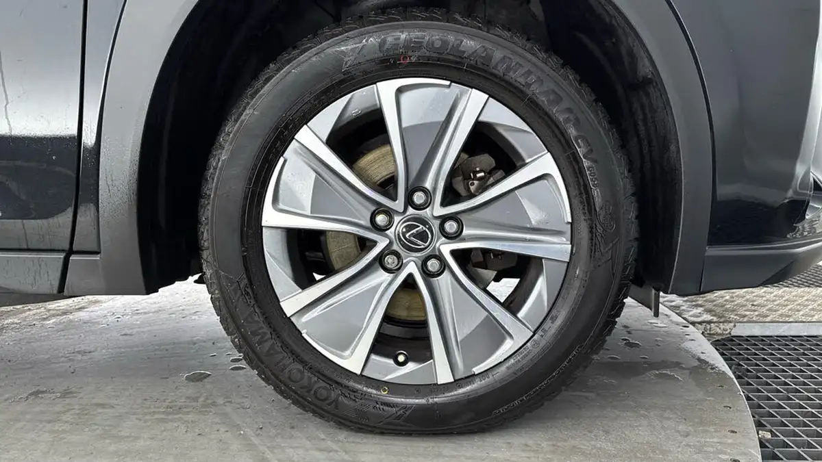 2022-lexus-ux-300e-e-ux-201bhp-big-26