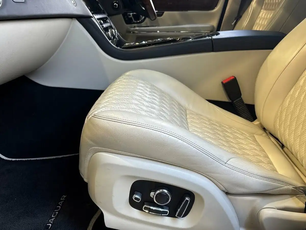 2019-jaguar-xj-series-30td-xj-portfolio-lwb-big-22