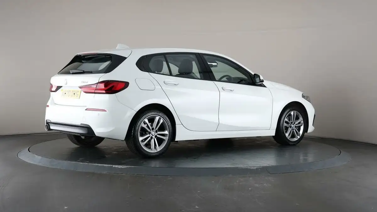 2021-bmw-1-series-15td-116d-sport-lcp-big-7