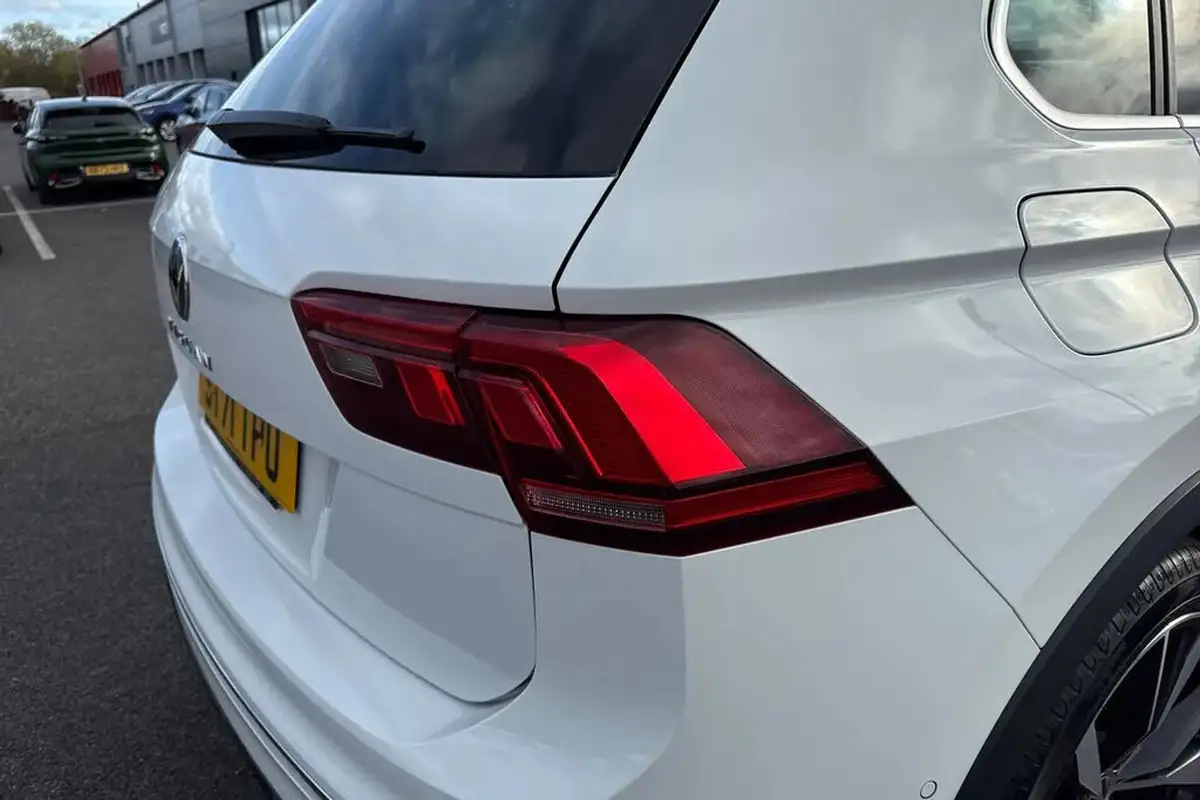 2022-volkswagen-tiguan-15-tsi-r-line-big-31