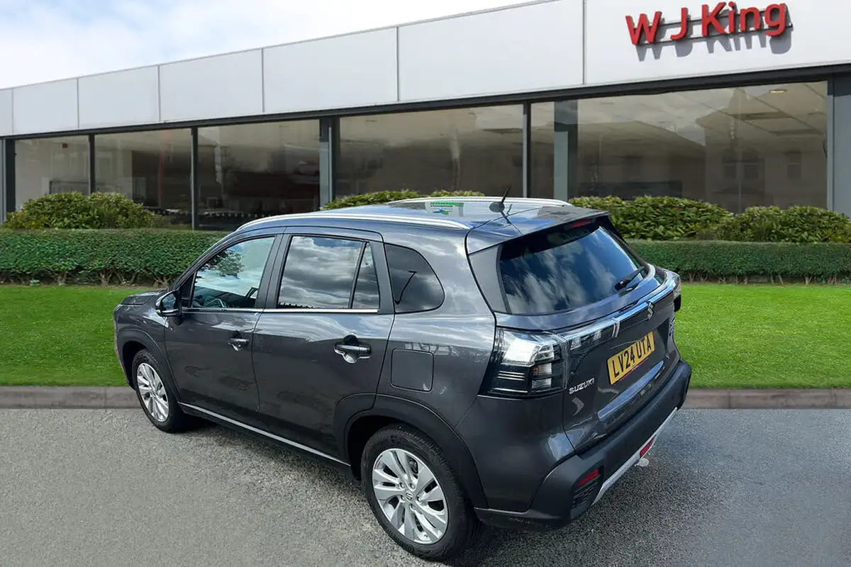 2024-suzuki-s-cross-15-motion-big-1