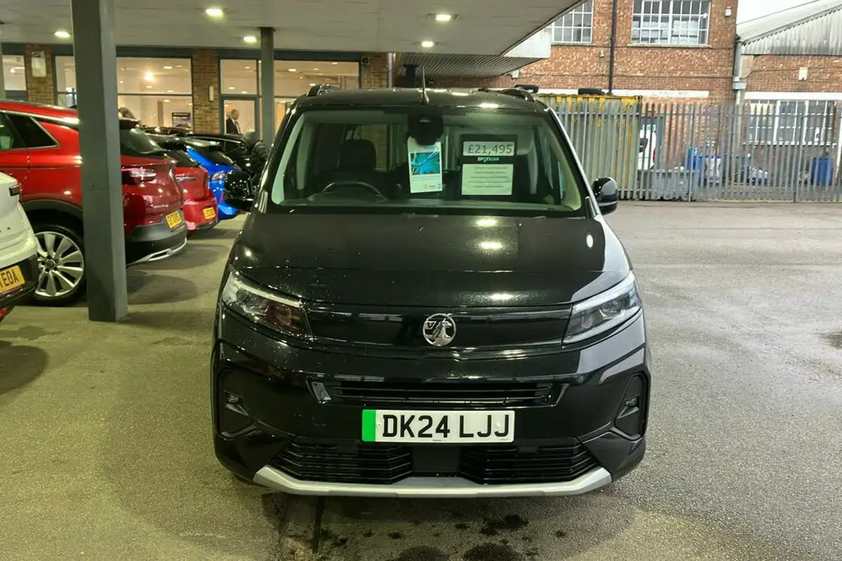 2024-vauxhall-combo-life-e-ultimate-big-7