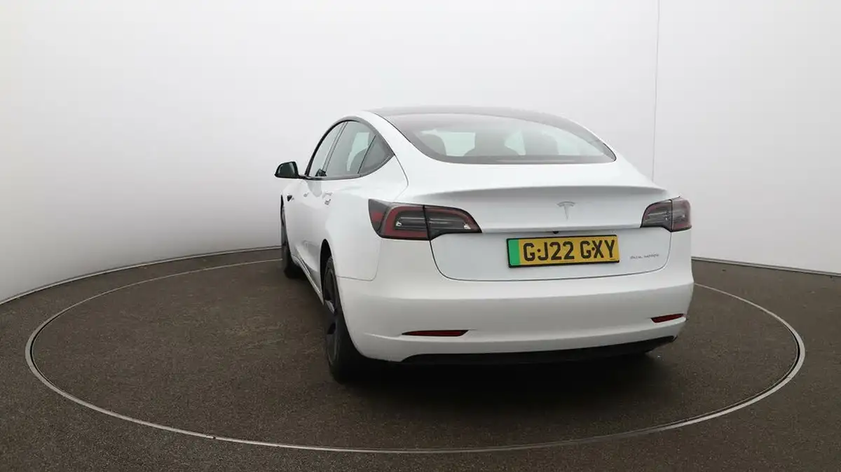 2022-tesla-model-3-e-long-range-big-53