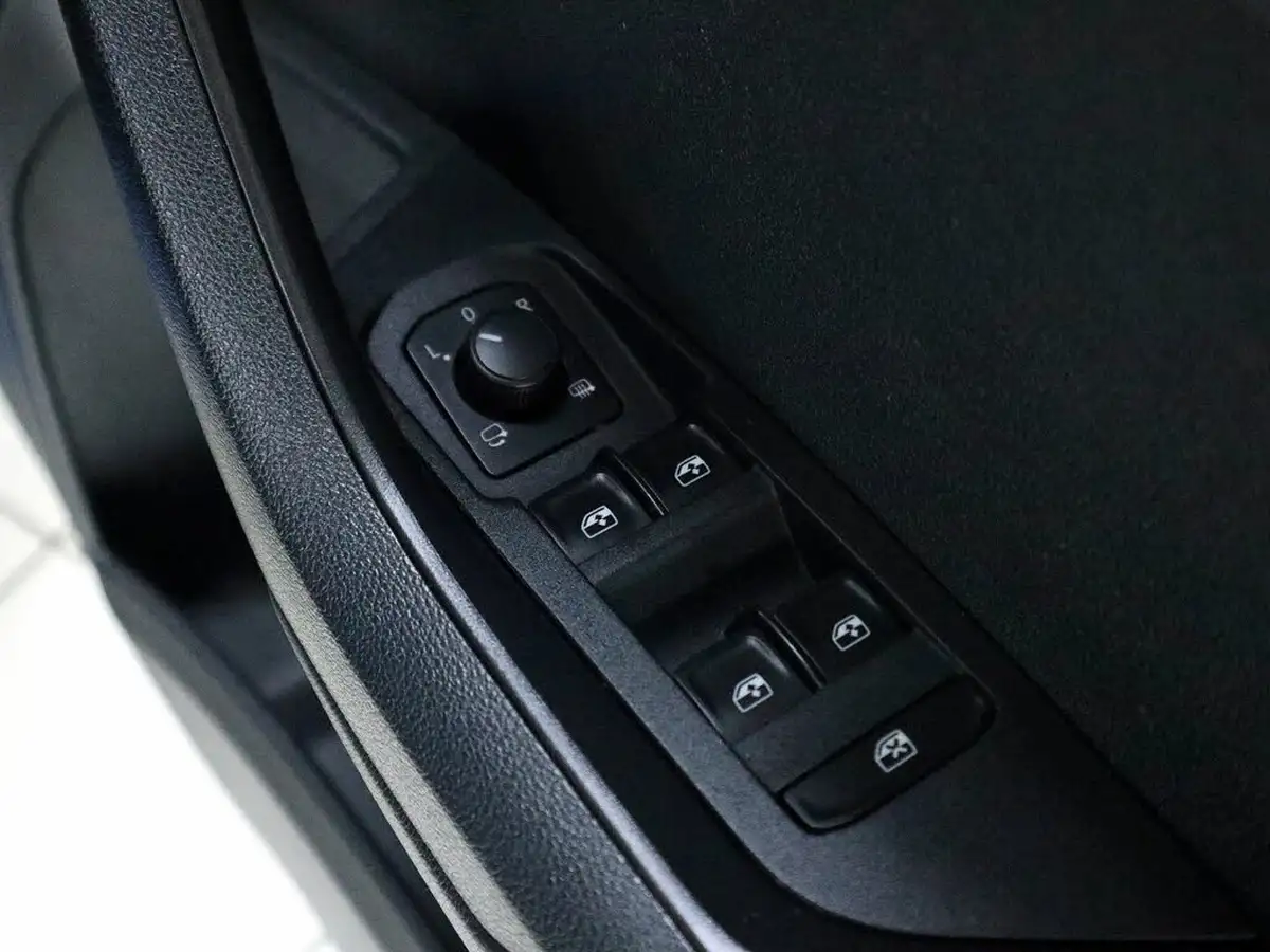 2020-skoda-karoq-15-tsi-se-dsg-big-20