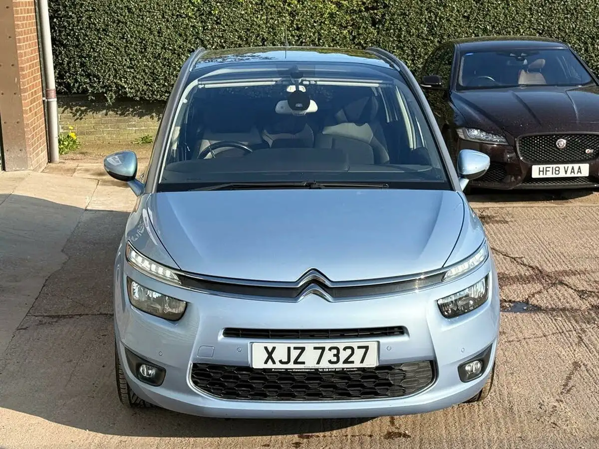 2015-citroen-grand-c4-picasso-16bluehdi-exclusive-eat6-big-20
