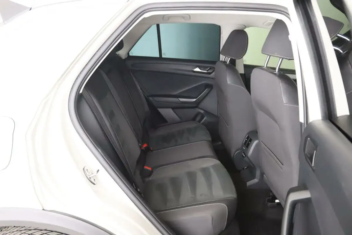 2022-volkswagen-t-roc-10-tsi-style-hatchback-5d-big-11