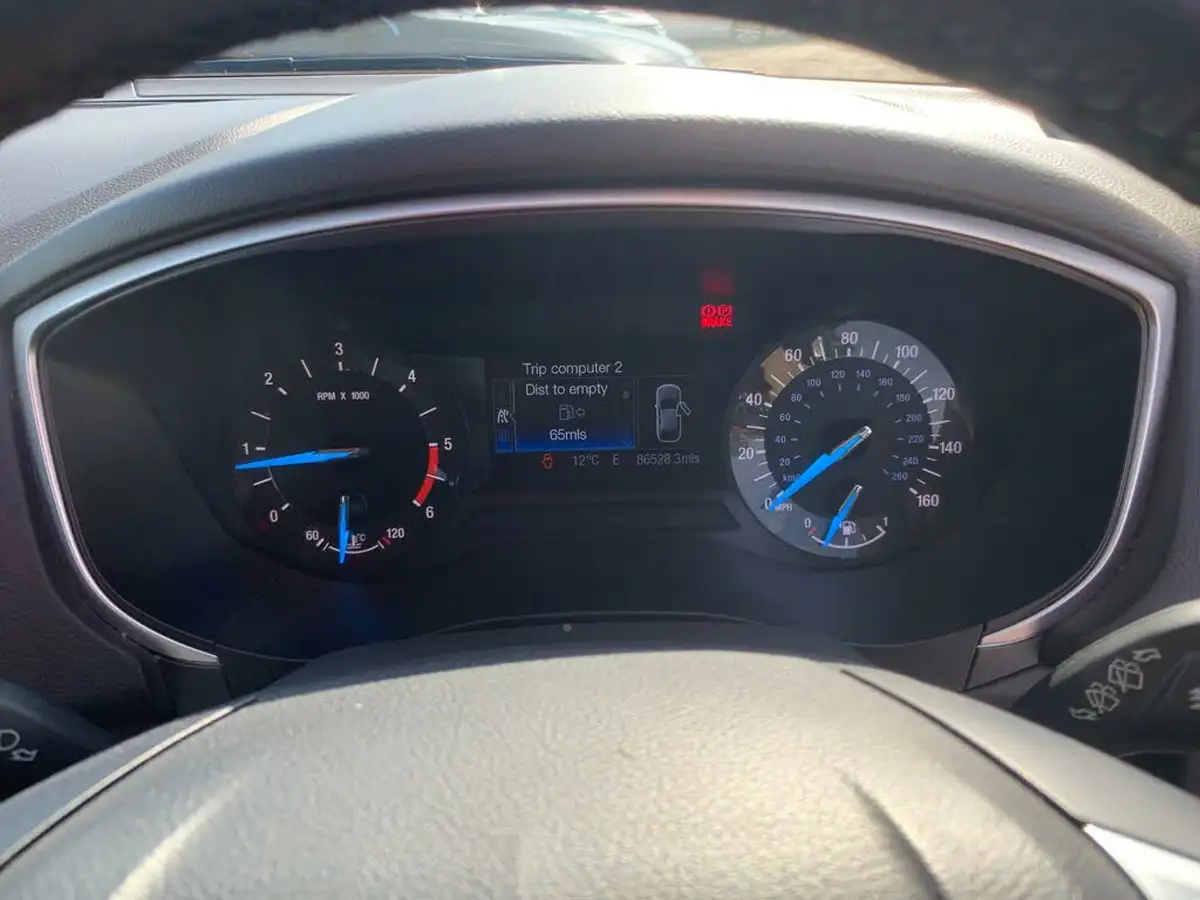 2015-ford-mondeo-20tdci-zetec-econetic-estate-big-12