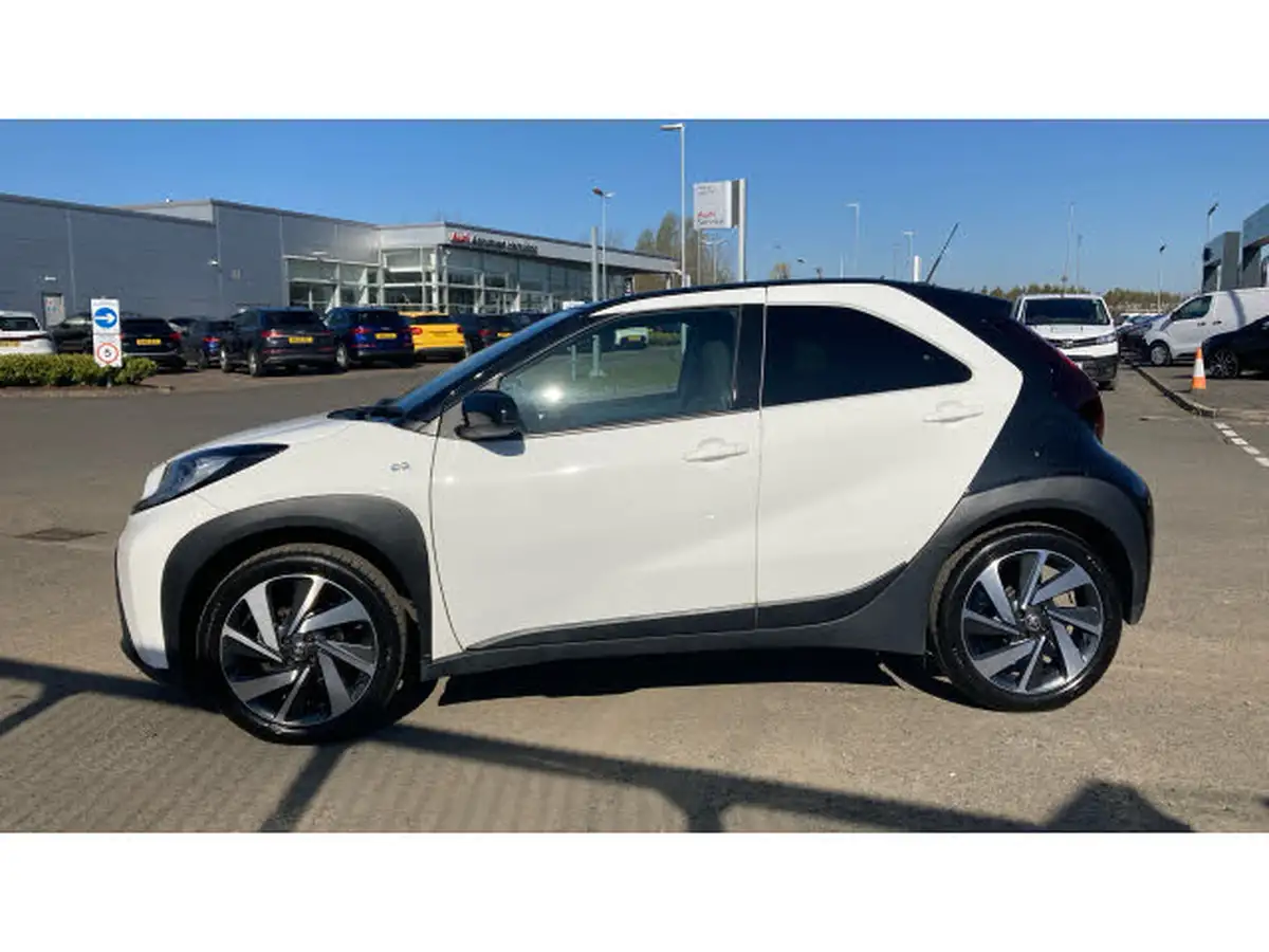 2023-toyota-aygo-x-10-vvt-i-edge-big-16