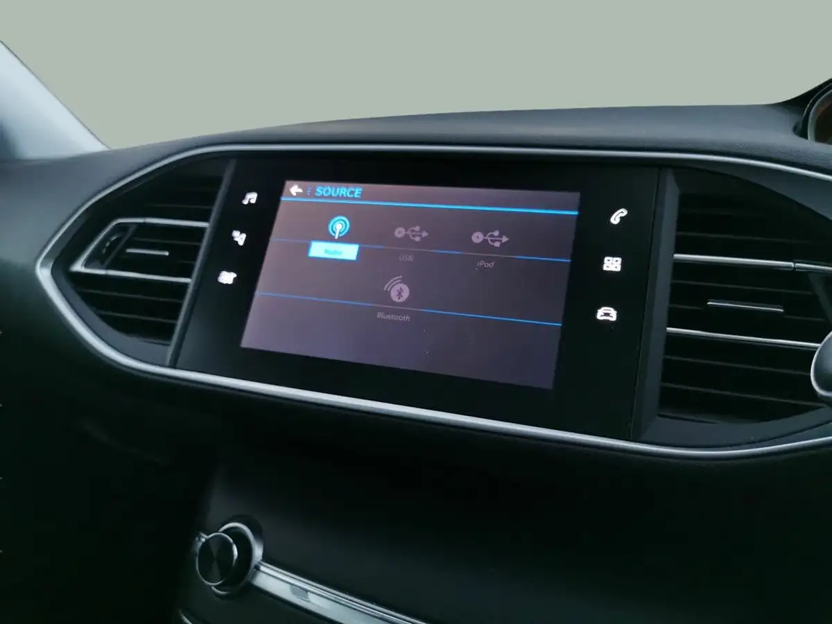 2020-peugeot-308-sw-15-bluehdi-allure-big-15