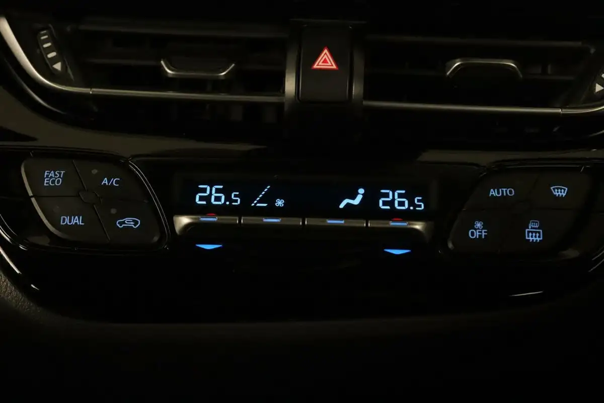2021-toyota-c-hr-18-vvt-i-icon-big-18