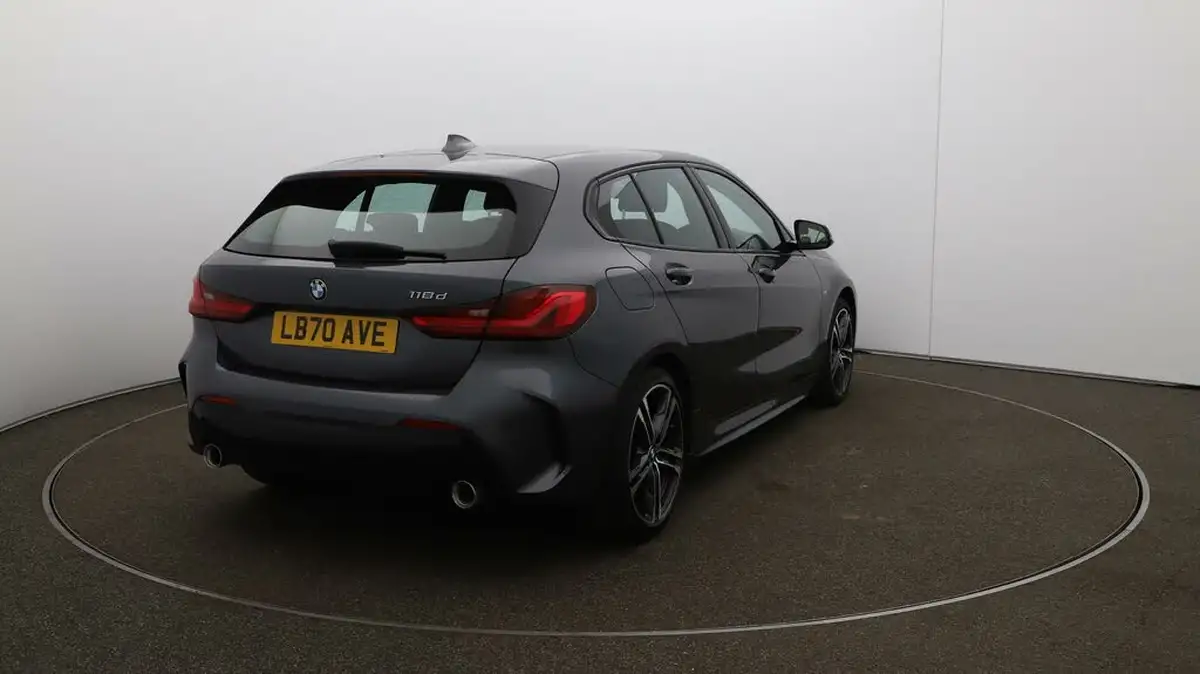2020-bmw-1-series-20td-118d-m-sport-big-48