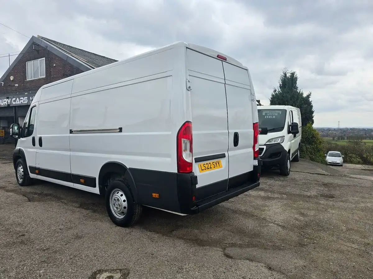 2022-citroen-relay-22bluehdi-35-l4h2-heavy-enterprise-big-9