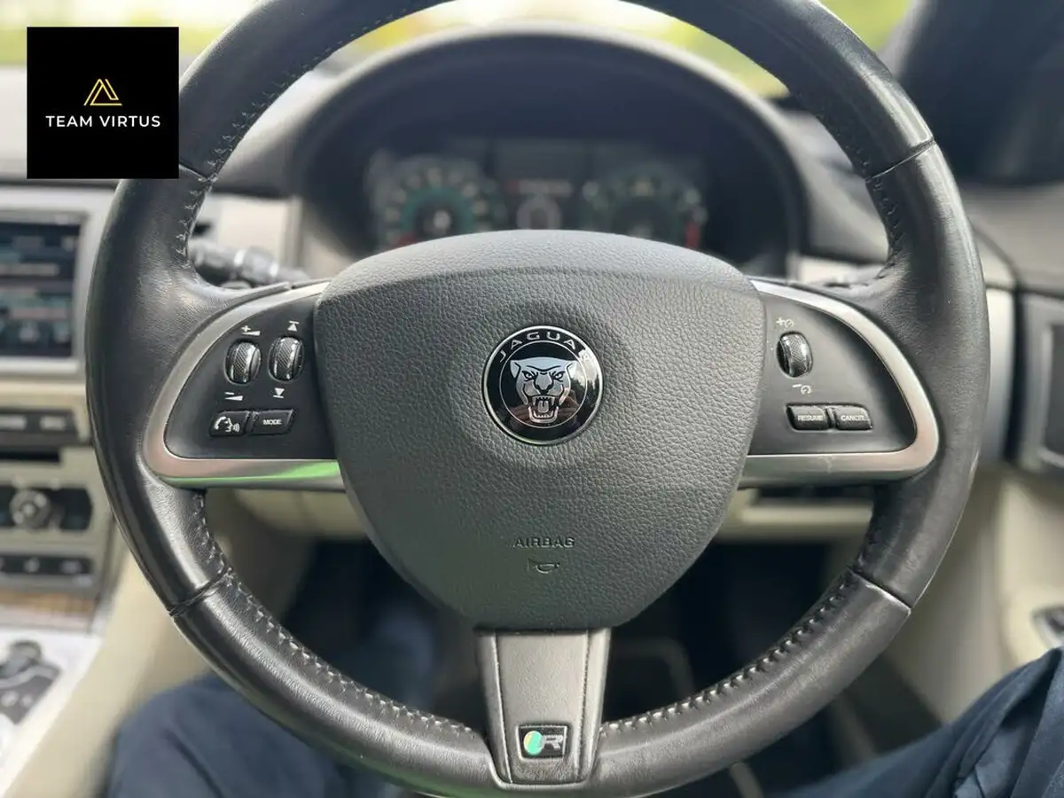 2013-jaguar-xf-50-xfr-big-27