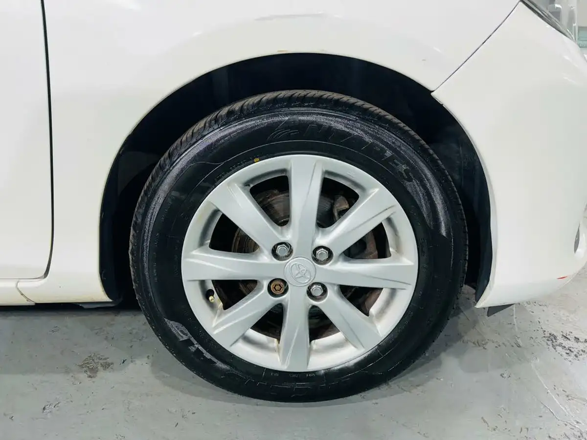 2013-toyota-yaris-133-tr-vvt-i-5d-big-20