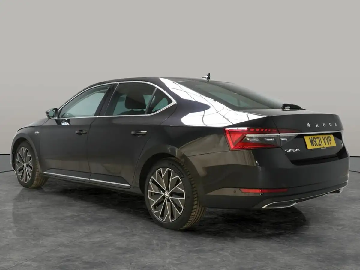 2021-skoda-superb-14-tsi-laurin-klement-hatchback-big-11