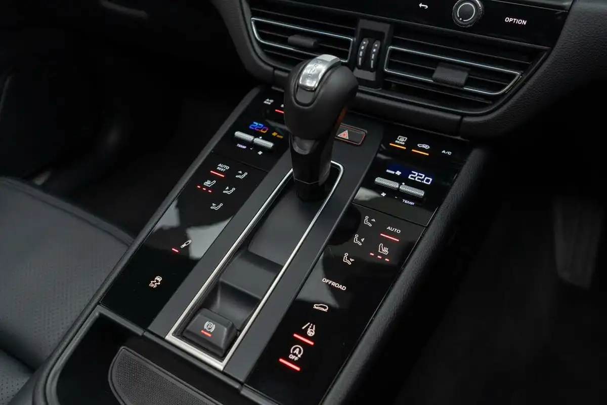 2023-porsche-macan-29-v6-s-big-24
