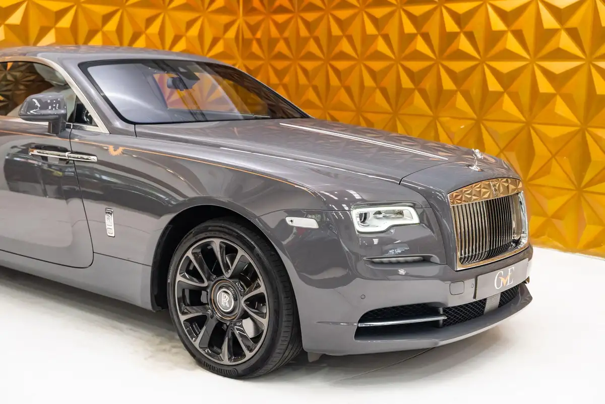 2019-rolls-royce-wraith-66-591bhp-big-21