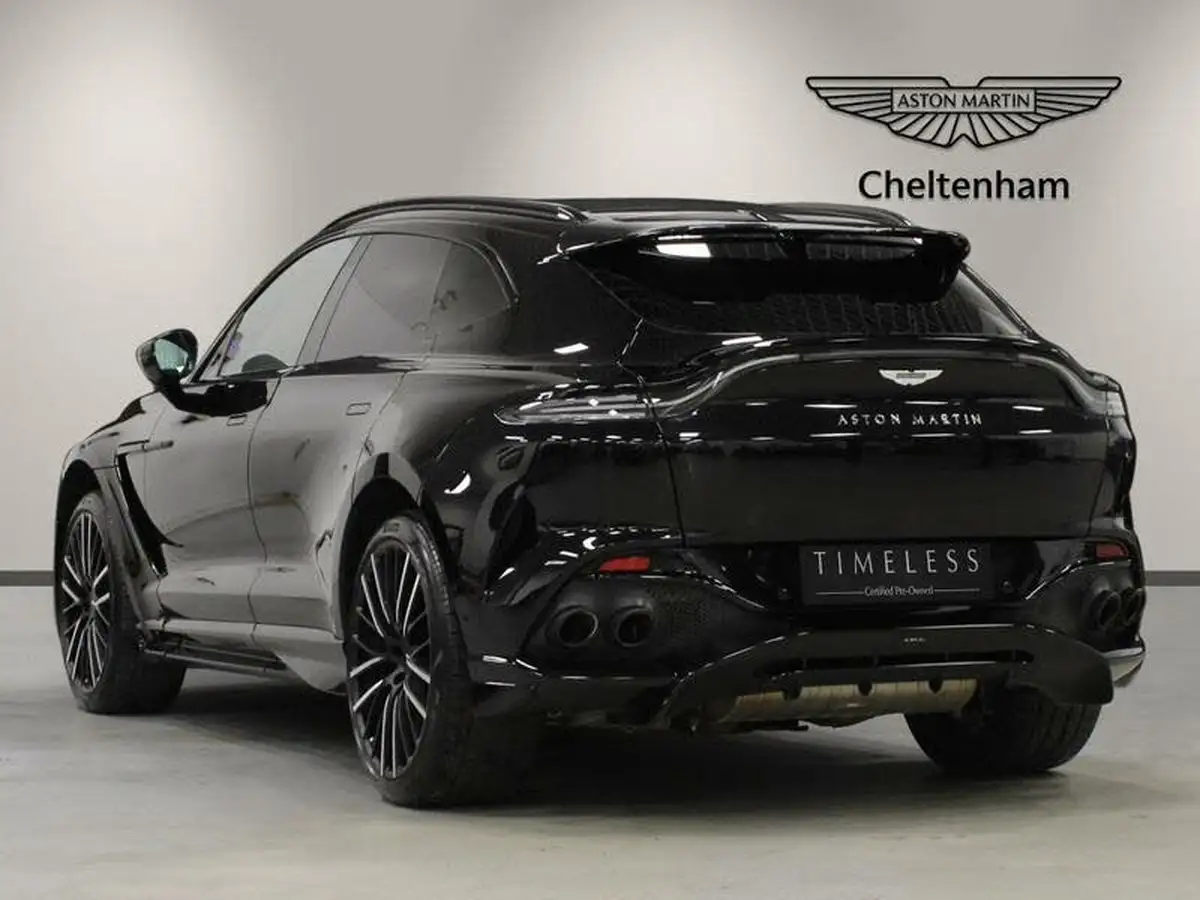 2024-aston-martin-dbx-40-v8-big-1