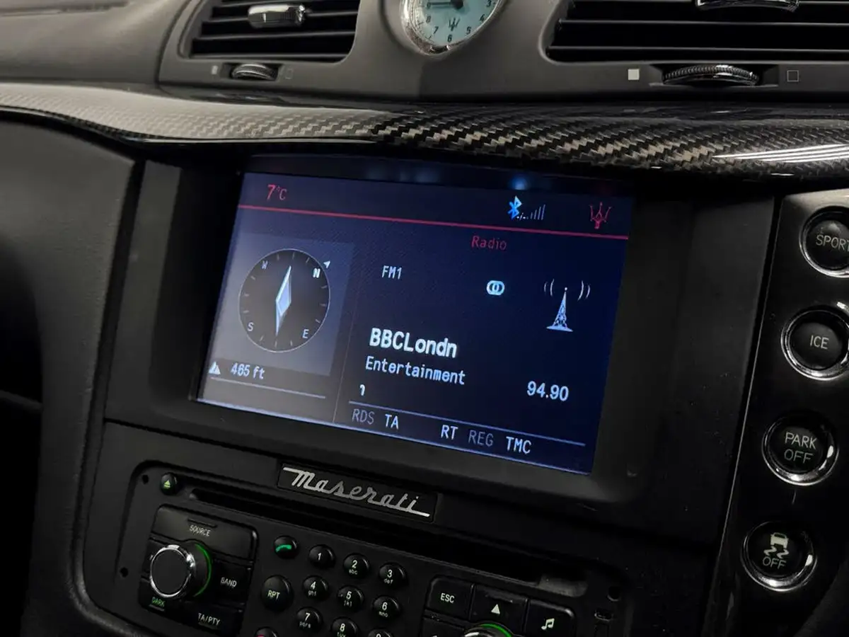 2015-maserati-grancabrio-47-sport-big-35