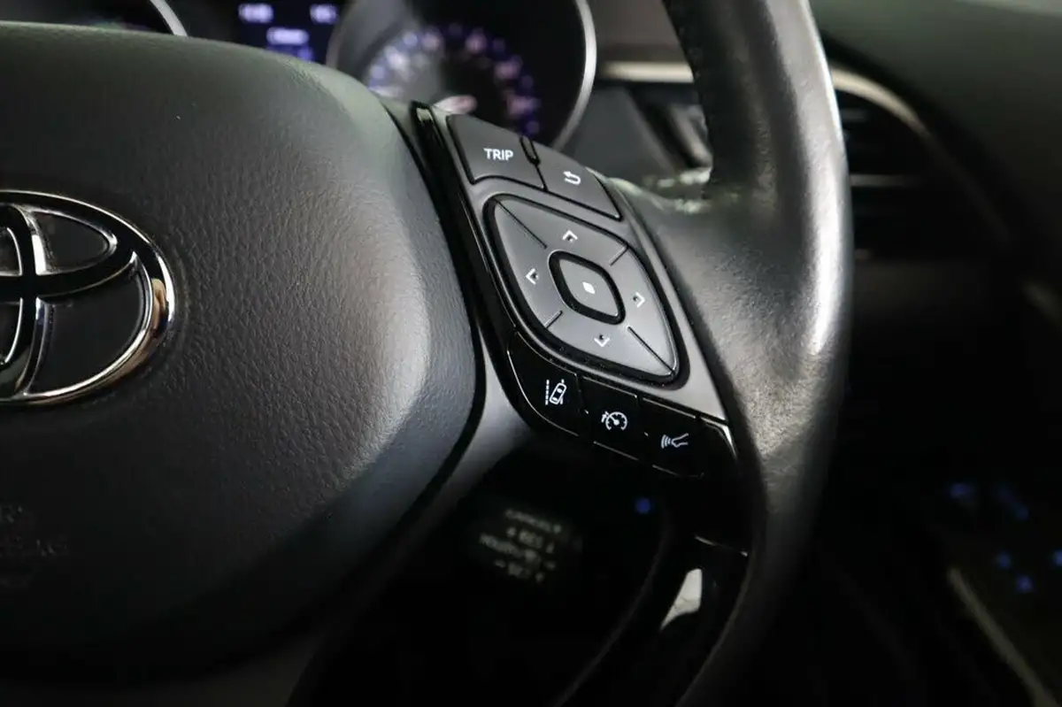 2022-toyota-c-hr-20-vvt-i-excel-big-13