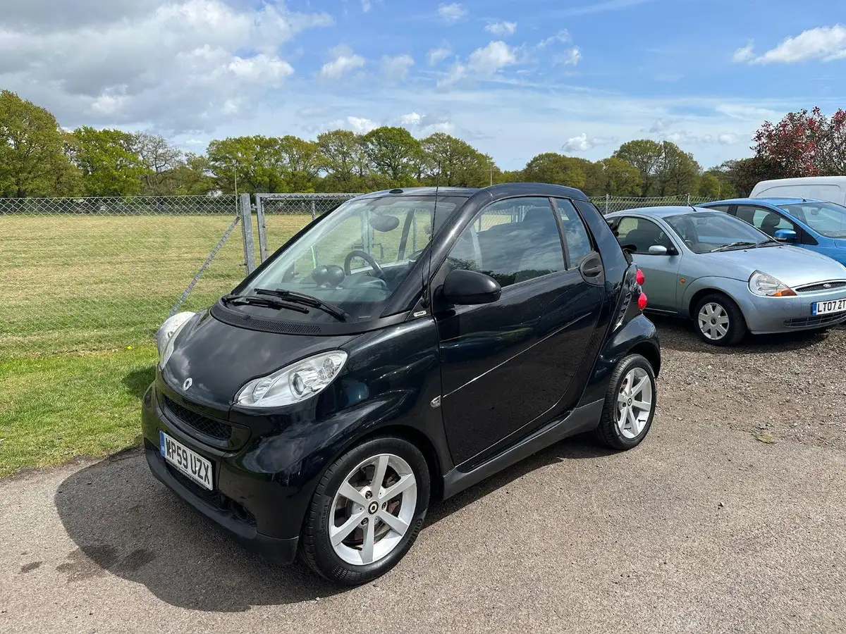 2010-smart-fortwo-10-pulse-71bhp-cabriolet-big-10