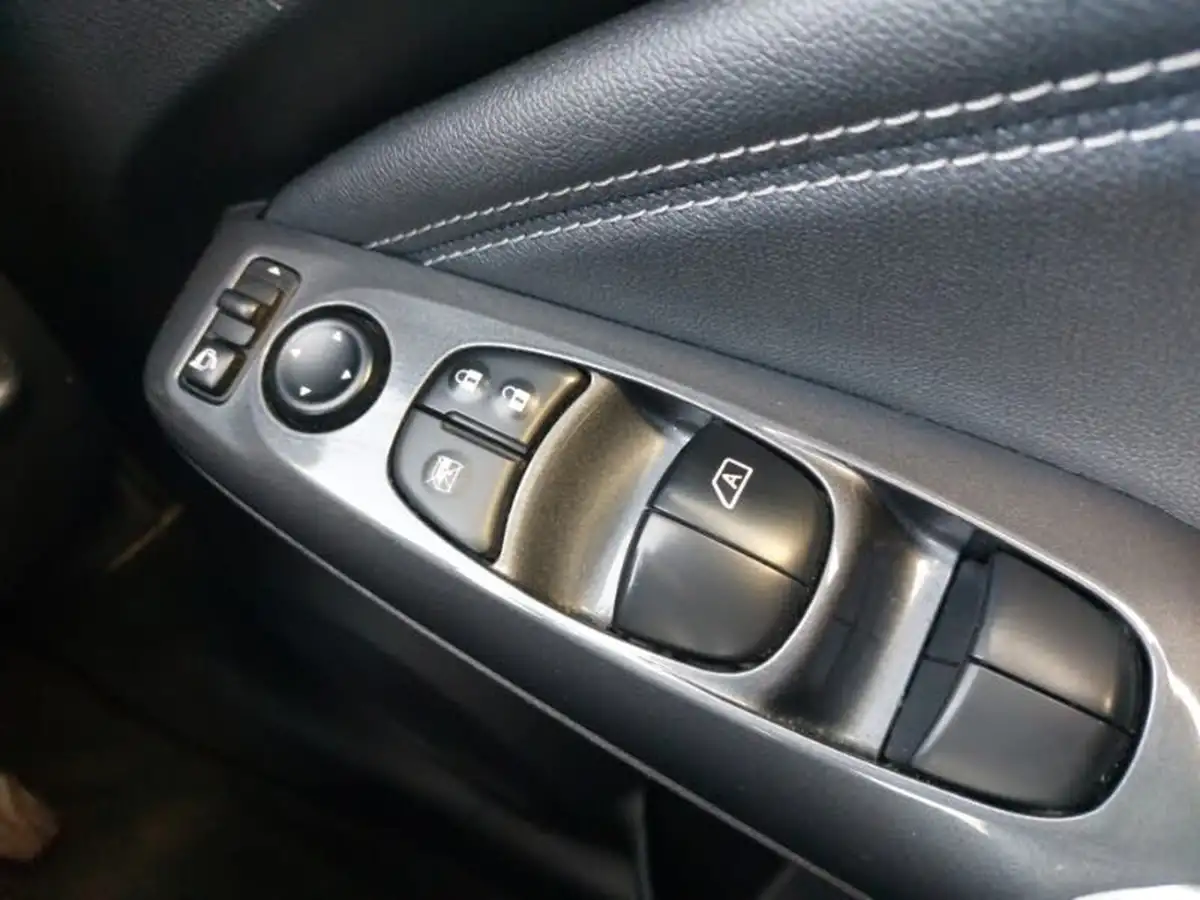 2021-nissan-juke-10-dig-t-n-connecta-big-12