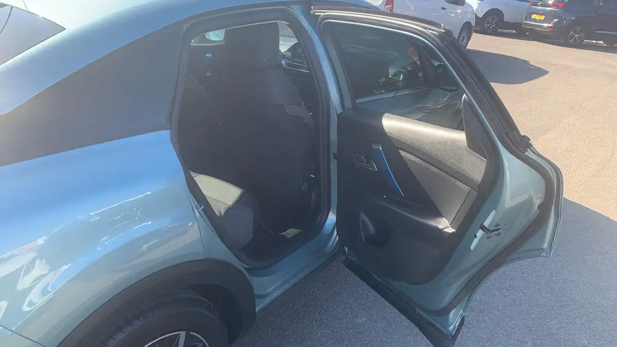 2023-citroen-c4-e-c-series-edition-big-51