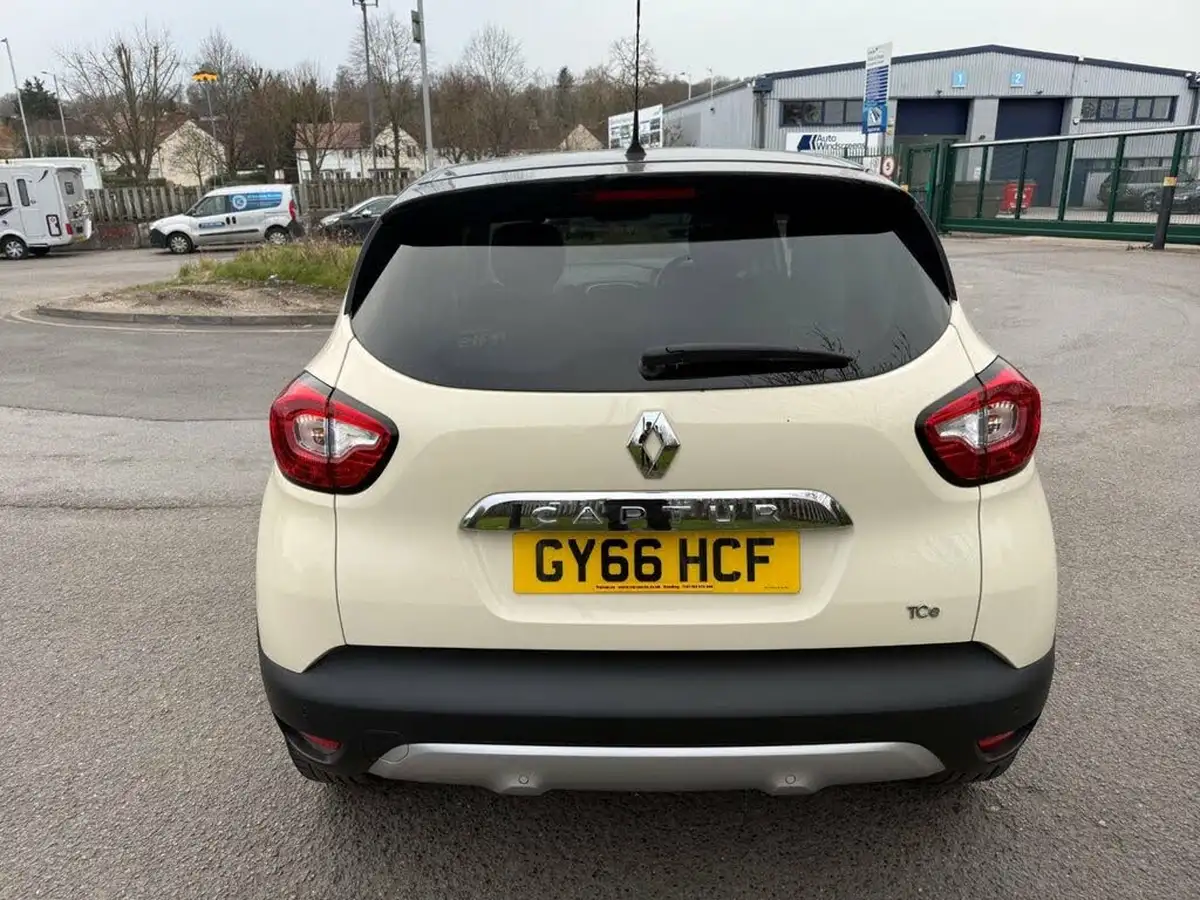 2016-renault-captur-09-signature-nav-big-1